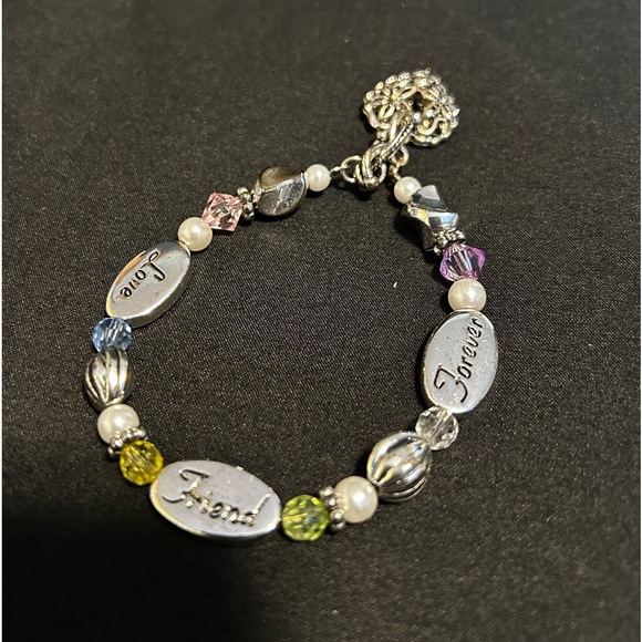 Expressively Yours; Love, Friend, Forever Bracelet with heart and beads - Picture 2 of 3